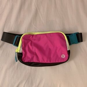 Lululemon Everywhere Belt Bag 1L in new condition